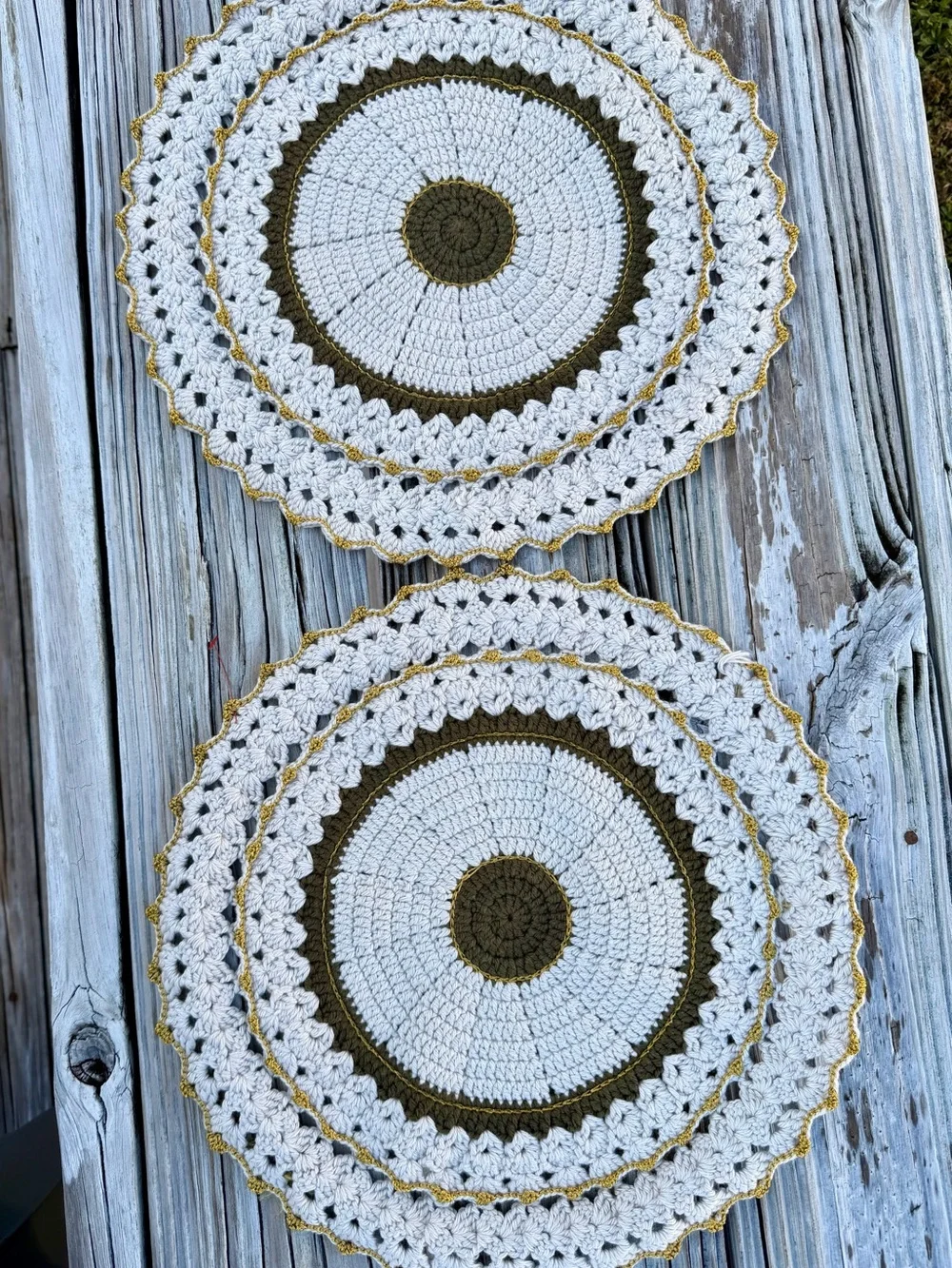 Handmade Crochet Round Placemats - White and Olive Gold Trim Holidays New 4 Pc